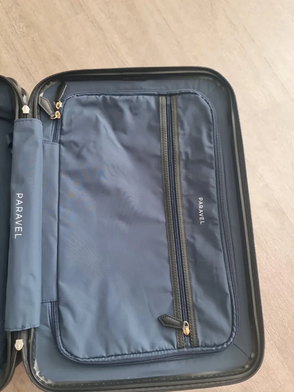 Paravel Aviator Black Hardshell Hardcase Spinner Suitcase Luggage Carry On